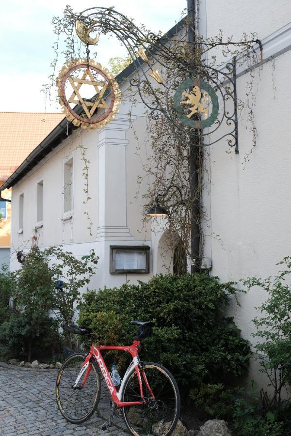 Zum Goldenen Loewen Kallmuenz Exterior photo